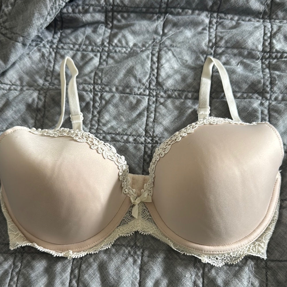 Cream Lace Trim Bra 34D #145